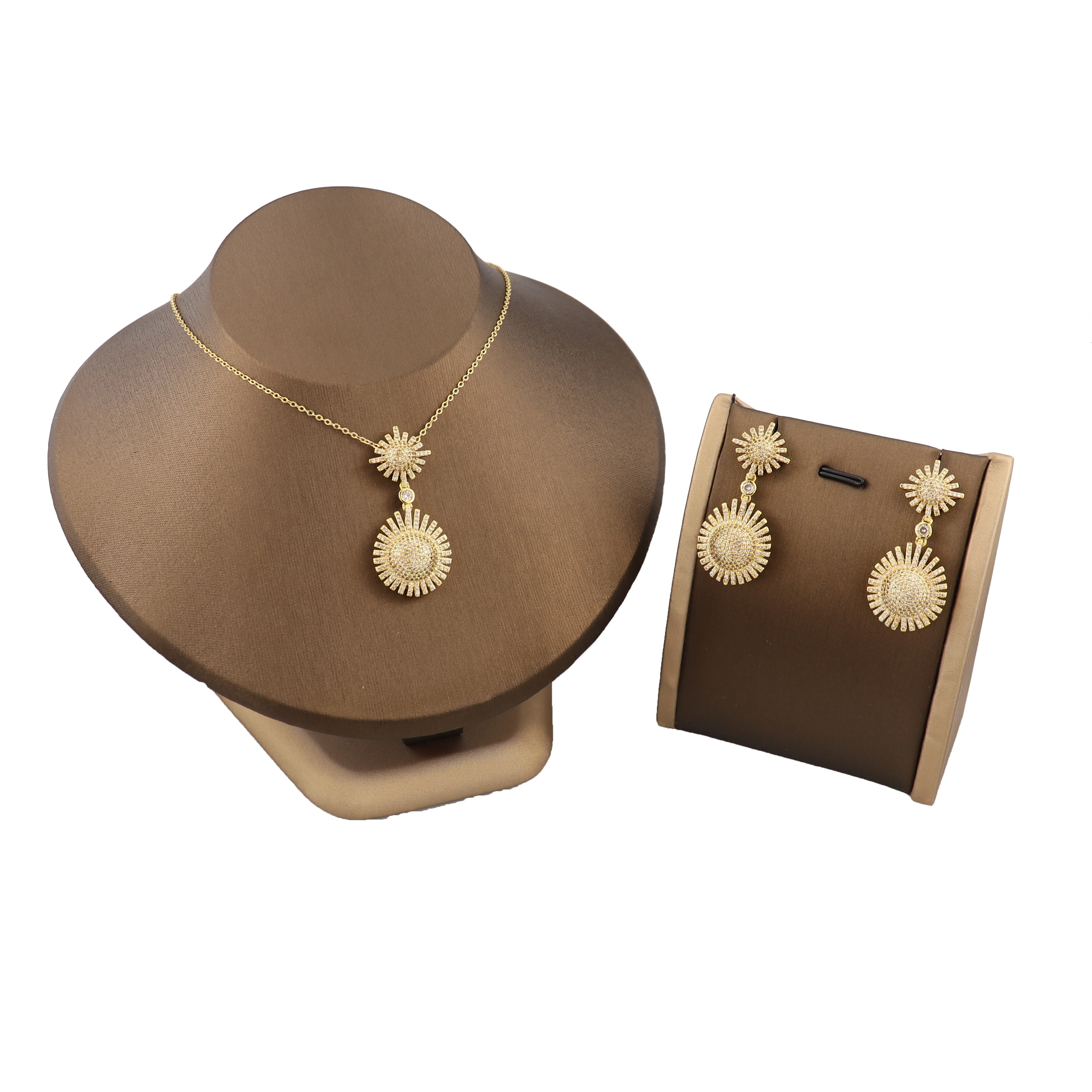 The new high level luxury bride jewelry set wedding full stone zircon gold plate high grade women jewelry sets
The new high level luxury bride jewelry set wedding full stone zircon gold plate high grade women jewelry sets
