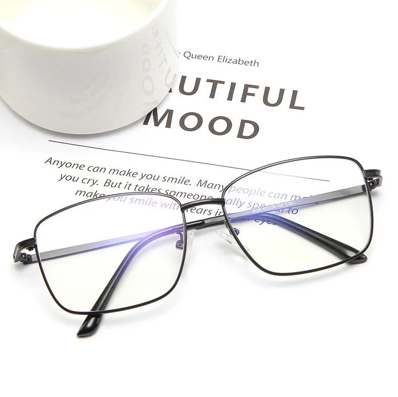 Women fashion ready stock eyewear women slim metal frame optical frame china manufacture
Women fashion ready stock eyewear women slim metal frame optical frame china manufacture