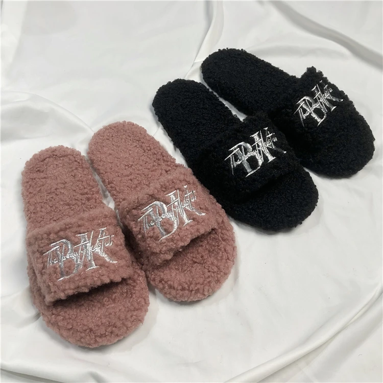 Custom embroidery logo Slippers Slides for Women winter Customized Raccoon Fur Fox Fur Sandals Fox Fur Slides, Customized color
Custom embroidery logo Slippers Slides for Women winter Customized Raccoon Fur Fox Fur Sandals Fox Fur Slides, Customized color