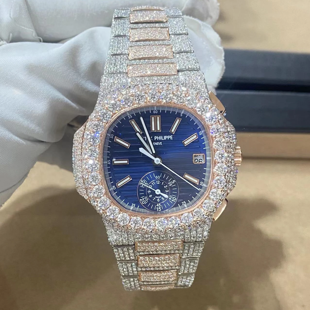 CASHJIN Icedout Watch Hip Hop Custom Men Full Iced Out VVS Diamond Moissanite Luxury Brand Skeleton Watch
CASHJIN Icedout Watch Hip Hop Custom Men Full Iced Out VVS Diamond Moissanite Luxury Brand Skeleton Watch