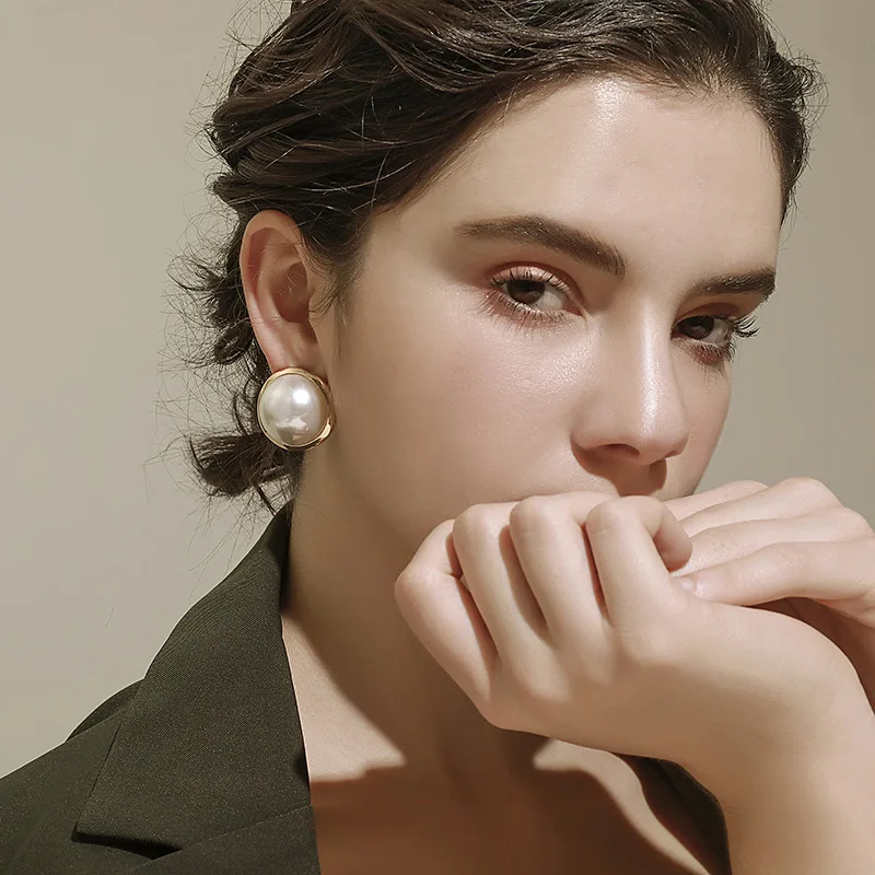 2021 New Fashion Sterling Silver Korean Gold Plated Stud Big Pearl Earrings for Women Girls, Pictures
2021 New Fashion Sterling Silver Korean Gold Plated Stud Big Pearl Earrings for Women Girls, Pictures