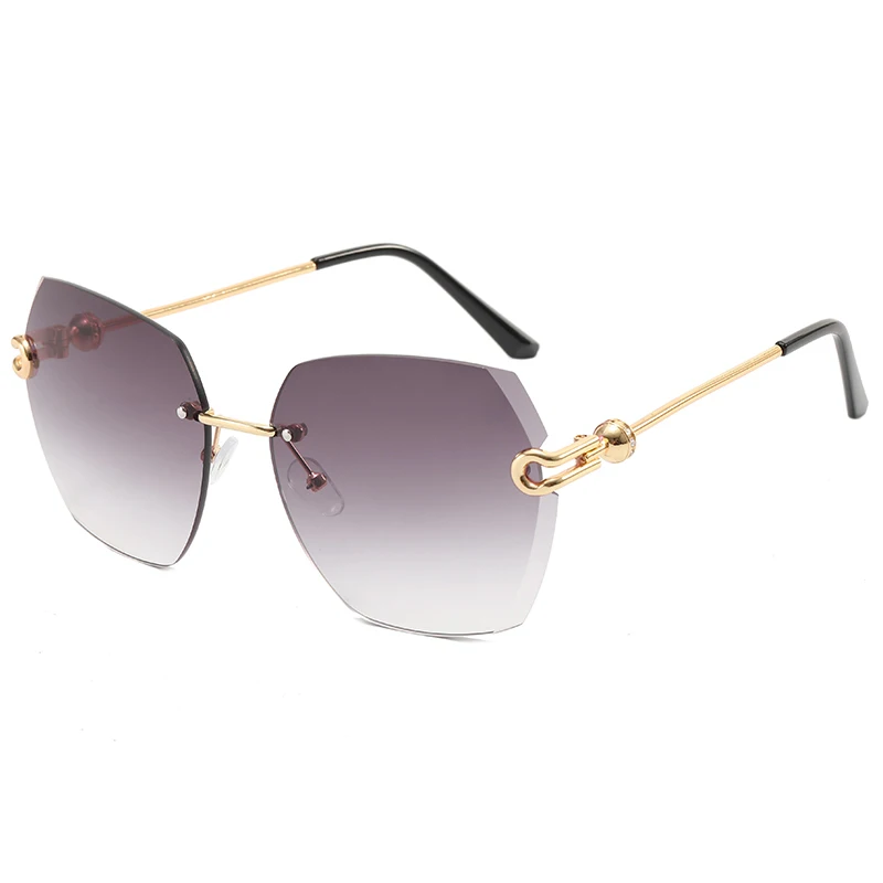 High Quality Metal Gradient Vintage Oversized Rimless Sunglasses for Women 2021
High Quality Metal Gradient Vintage Oversized Rimless Sunglasses for Women 2021