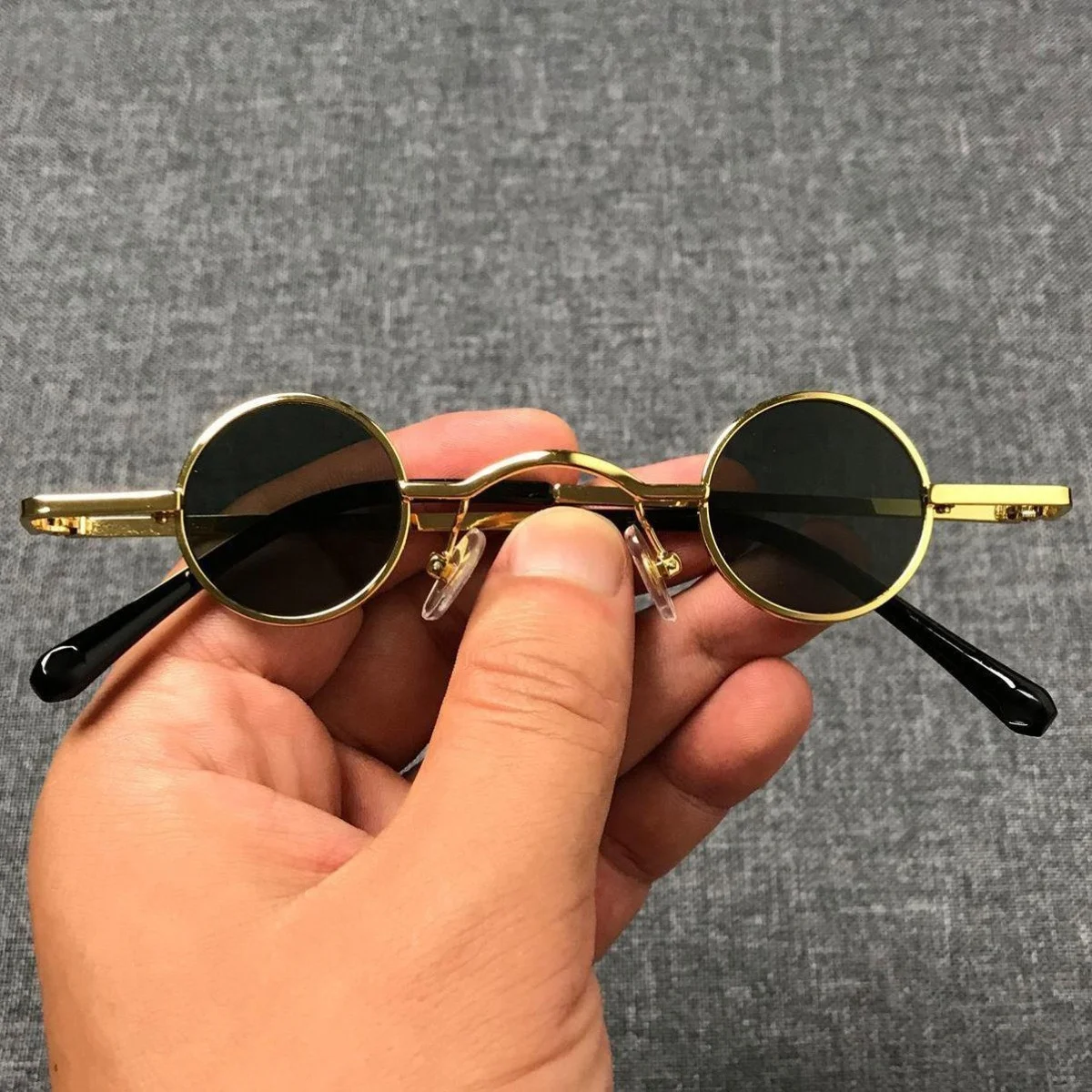 new punk round sunglasses retro sunglasses for men and women small frame hip hop style fashion Dropshipping
new punk round sunglasses retro sunglasses for men and women small frame hip hop style fashion Dropshipping