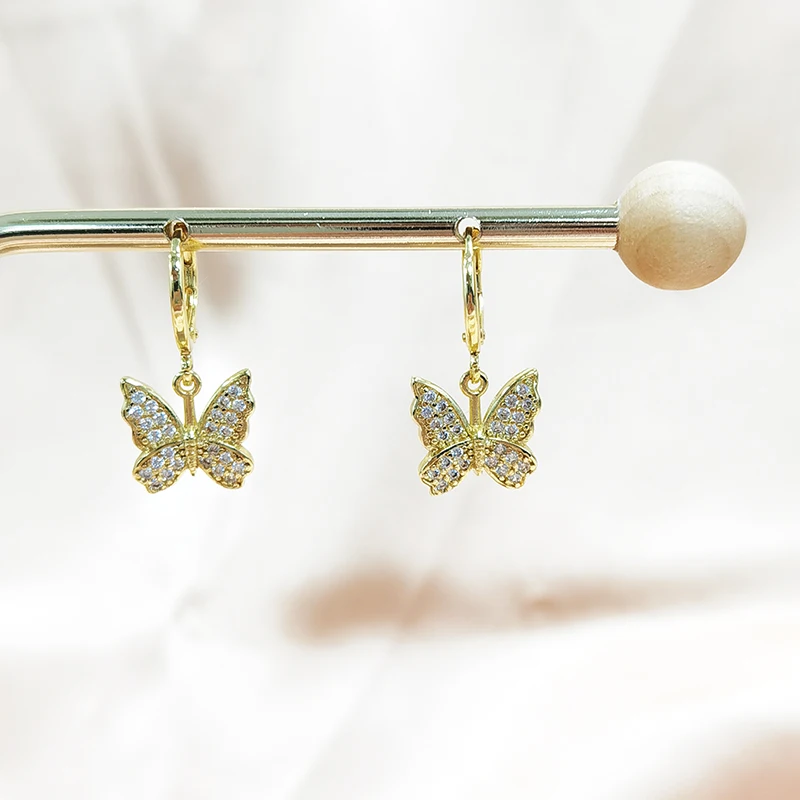 IVIAPRO New Arrival 18K Gold Plated Beautiful Butterfly Cubic Zirconia Brass Drop Earrings
IVIAPRO New Arrival 18K Gold Plated Beautiful Butterfly Cubic Zirconia Brass Drop Earrings