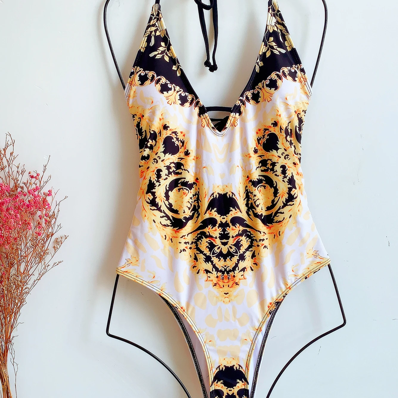 F40416A European and American hot fashion Ancient print sexy strap bikini one-piece bikini female swimsuit, As picture
F40416A European and American hot fashion Ancient print sexy strap bikini one-piece bikini female swimsuit, As picture