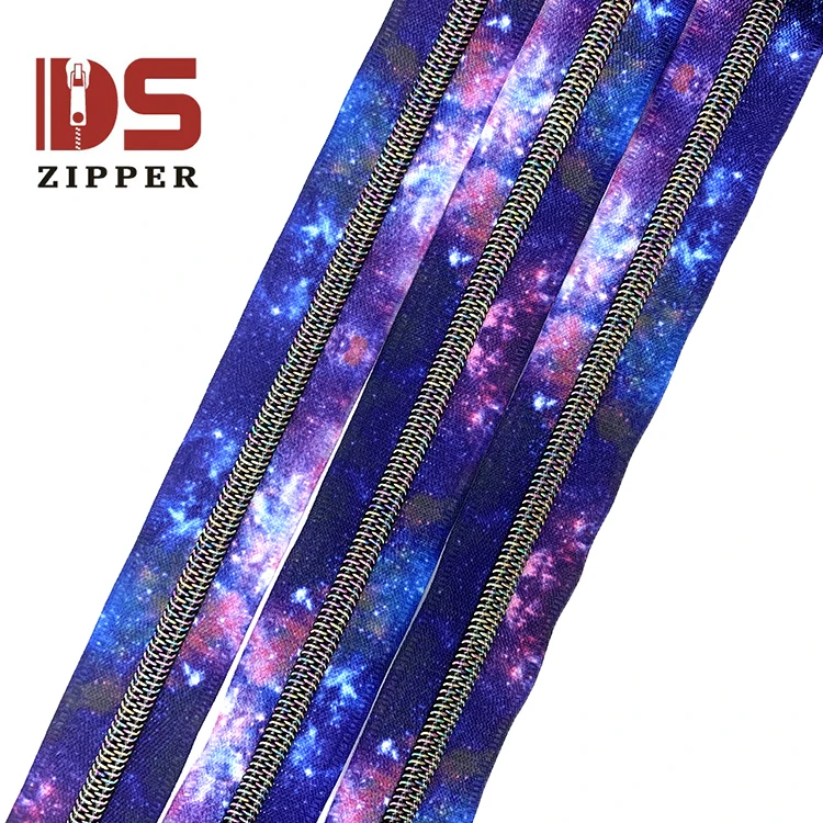 Free sample new style 2021 Galaxy Starry Sky Milky way custom tape black rainbow teeth of nylon zipper
Free sample new style 2021 Galaxy Starry Sky Milky way custom tape black rainbow teeth of nylon zipper