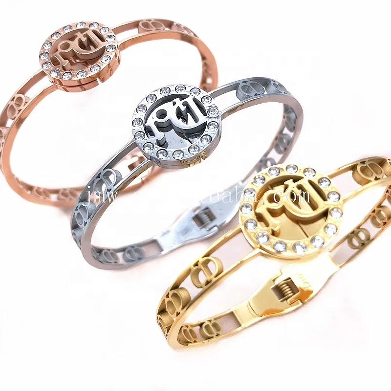 Fashion Love Series Firm Quality Stainless Steel Iced Out Hollow out Bangle Bracelet for Women and Men, Golden primary colors
Fashion Love Series Firm Quality Stainless Steel Iced Out Hollow out Bangle Bracelet for Women and Men, Golden primary colors