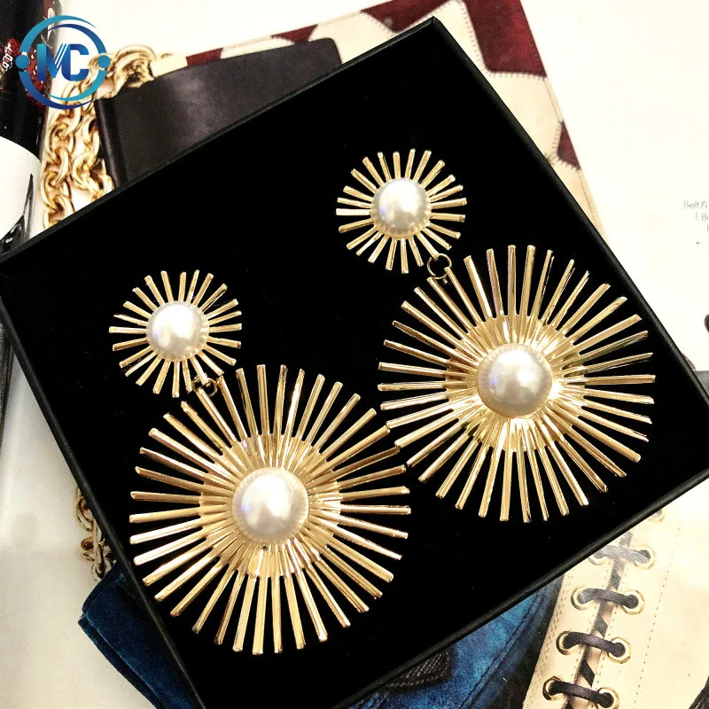 2021 Fashion Korea Design Drop Earrings Big Metal Geometric Sun Circle Teardrop Simulated Pearl Earrings For Women Girl Gifts
2021 Fashion Korea Design Drop Earrings Big Metal Geometric Sun Circle Teardrop Simulated Pearl Earrings For Women Girl Gifts