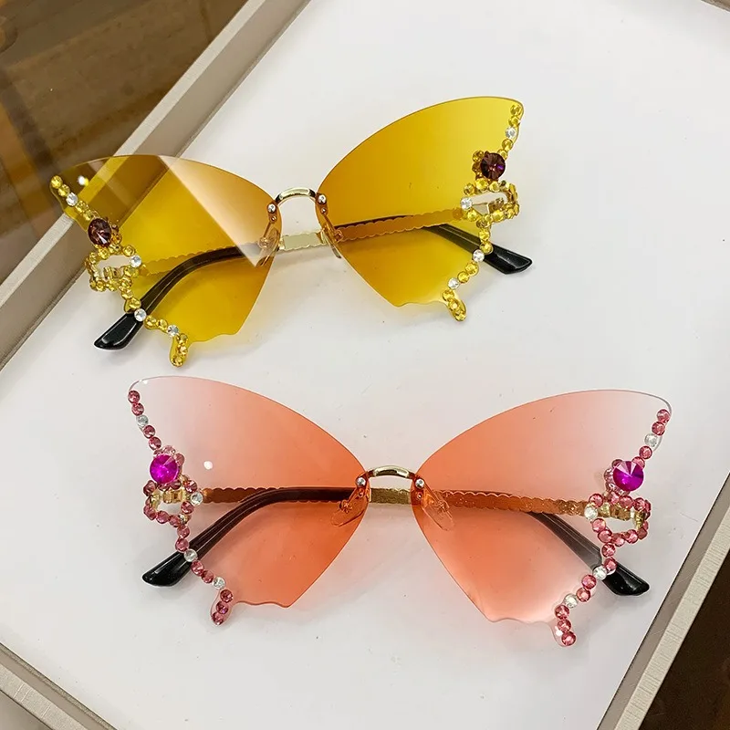 New Arrival Trendy Bling Sunglasses Colorful Lenses Uv400 Shades Sunglasses Rimless Oversized Diamond Butterfly Sunglasses
New Arrival Trendy Bling Sunglasses Colorful Lenses Uv400 Shades Sunglasses Rimless Oversized Diamond Butterfly Sunglasses