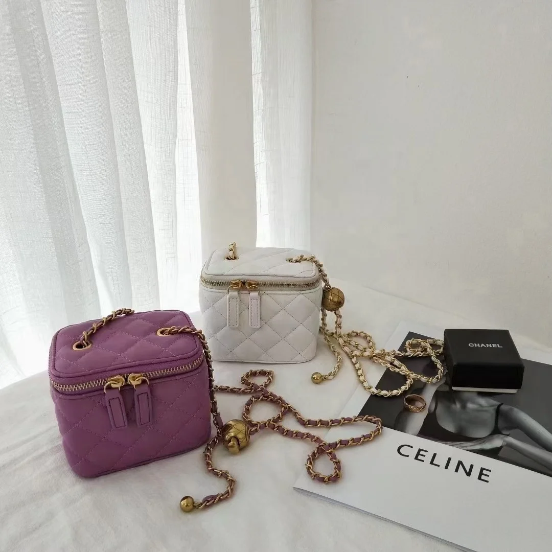 Hot sale fashion mini IT girls pu Leather quilted box cross body bag purse with chain strap for women, Accept custom made
Hot sale fashion mini IT girls pu Leather quilted box cross body bag purse with chain strap for women, Accept custom made