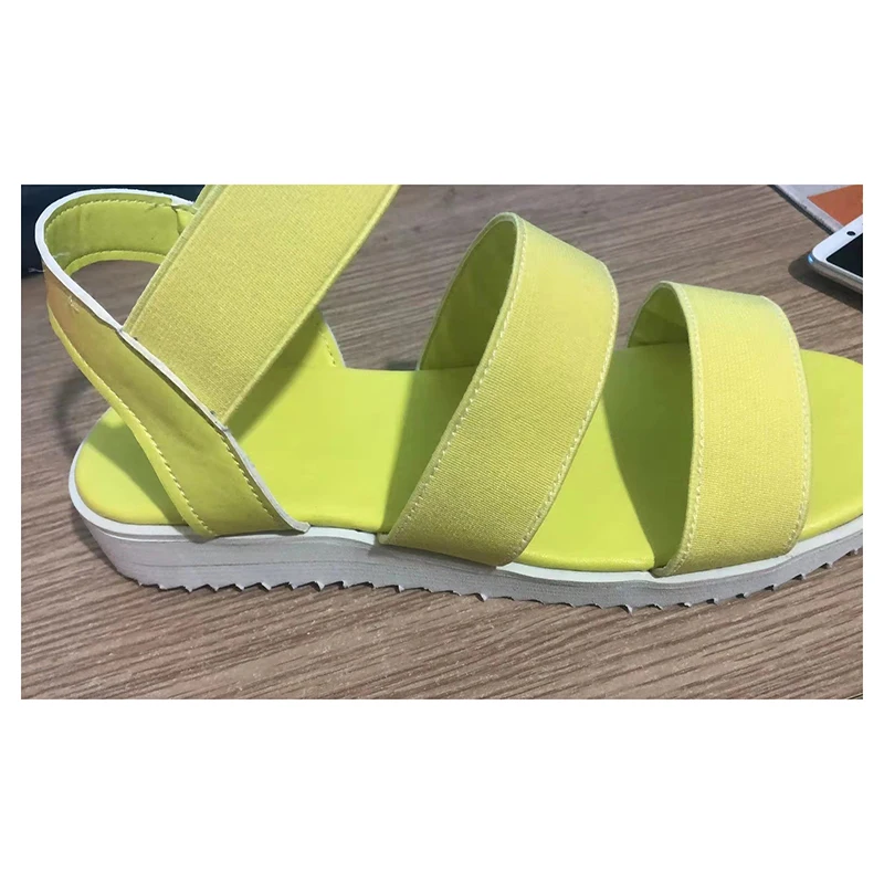 Casual and comfortable all-match Hollow elastic band buckle Trifle bottom women's sandals Solid color plus size women's sandals
Casual and comfortable all-match Hollow elastic band buckle Trifle bottom women's sandals Solid color plus size women's sandals