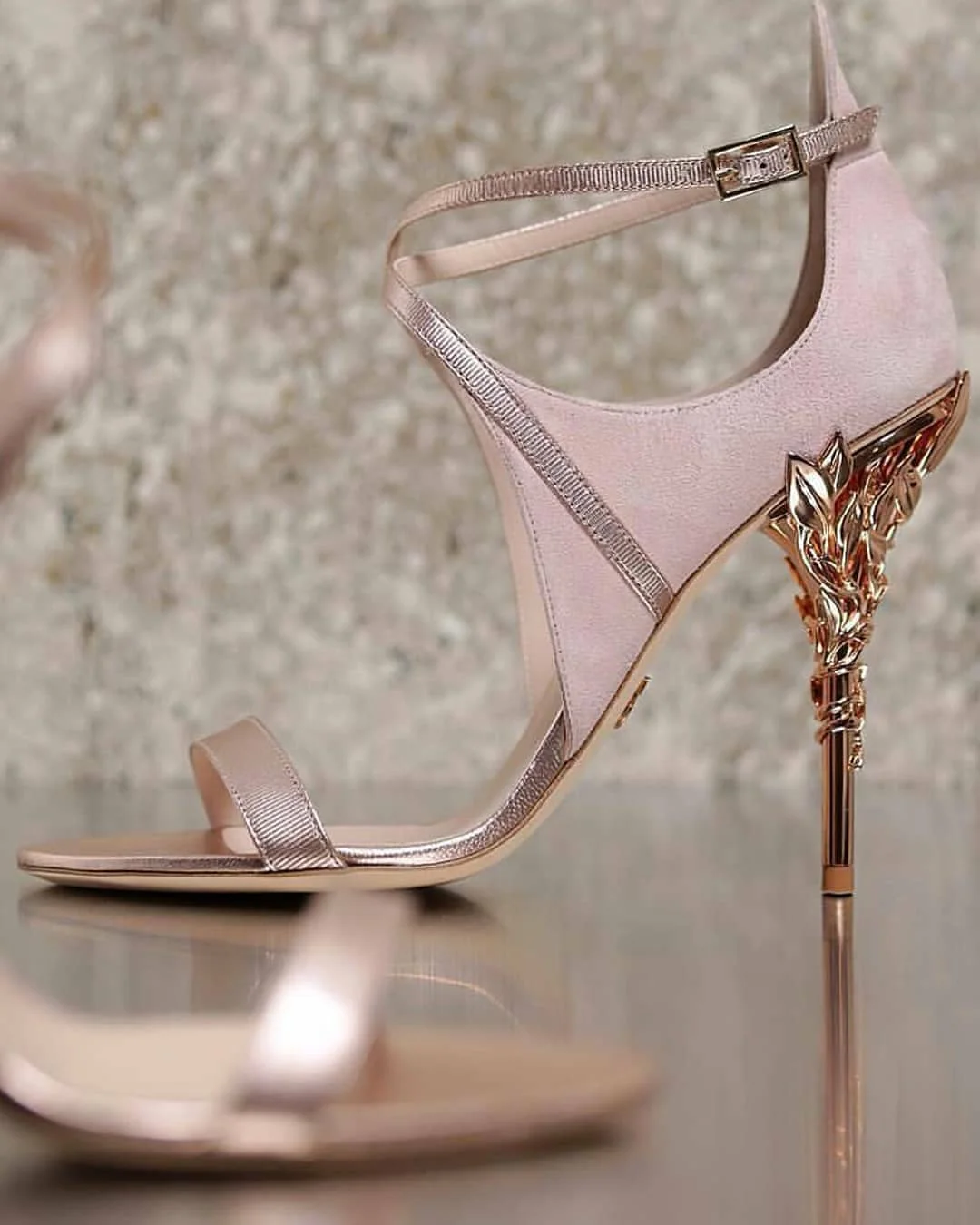 Fashion trend Custom Gold Heel luxury design wedding party shoes Women Ladies Unique Heels sandals
Fashion trend Custom Gold Heel luxury design wedding party shoes Women Ladies Unique Heels sandals