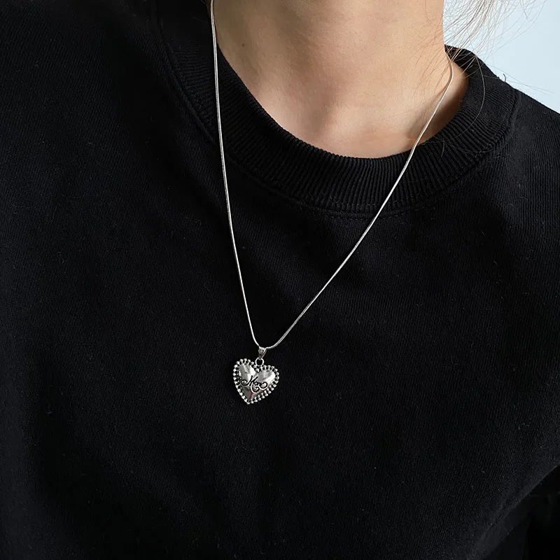 OUYE Retro and old love heart pendant necklace love dark letters jump di collar ins hip hop clavicle chain men and women, Color
OUYE Retro and old love heart pendant necklace love dark letters jump di collar ins hip hop clavicle chain men and women, Color