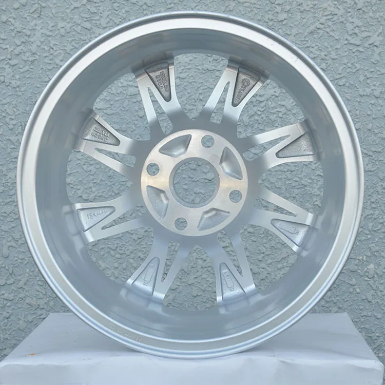 Wholesale professional silver 15 inch 44 ET aluminium alloy wheels for car with 4 holes