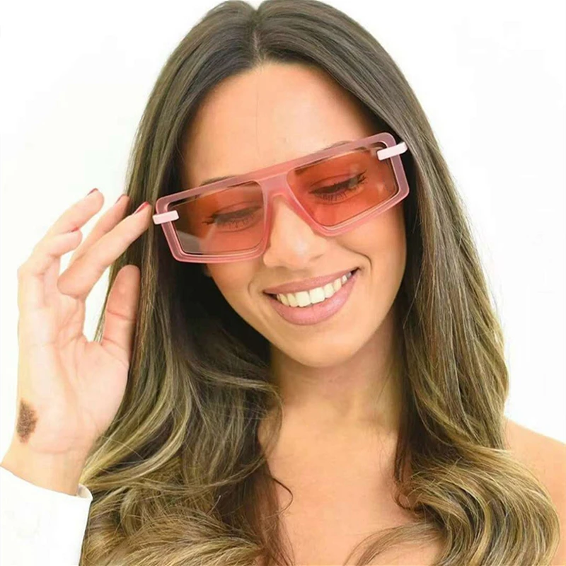 Wholesale High Quality Personalized Small Frame Square Sunglasses Fashion Ins Street Shooting UV400 Sun Glasses for Men Women
Wholesale High Quality Personalized Small Frame Square Sunglasses Fashion Ins Street Shooting UV400 Sun Glasses for Men Women