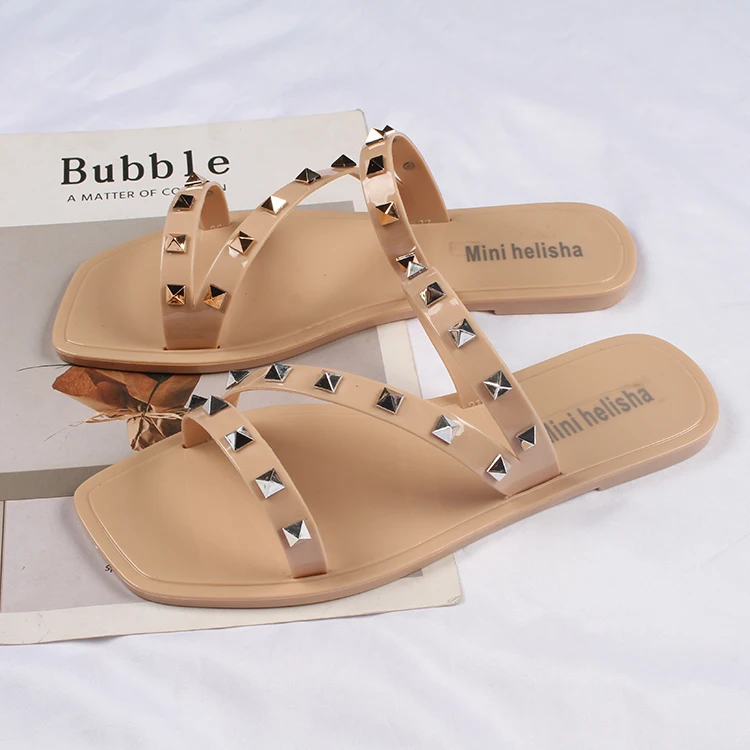 2022 new high quality rivet jelly sandals flat PVC jelly slippers flip-flops jelly slippers for women
2022 new high quality rivet jelly sandals flat PVC jelly slippers flip-flops jelly slippers for women