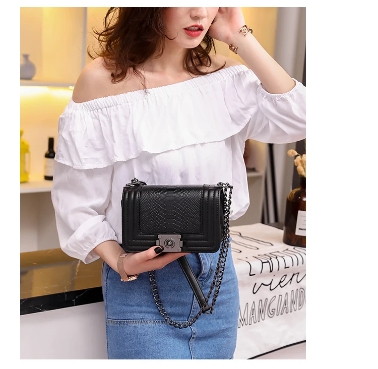 Designer customization python texture Retro lock PU bags more durable trendy bags for girls
Designer customization python texture Retro lock PU bags more durable trendy bags for girls