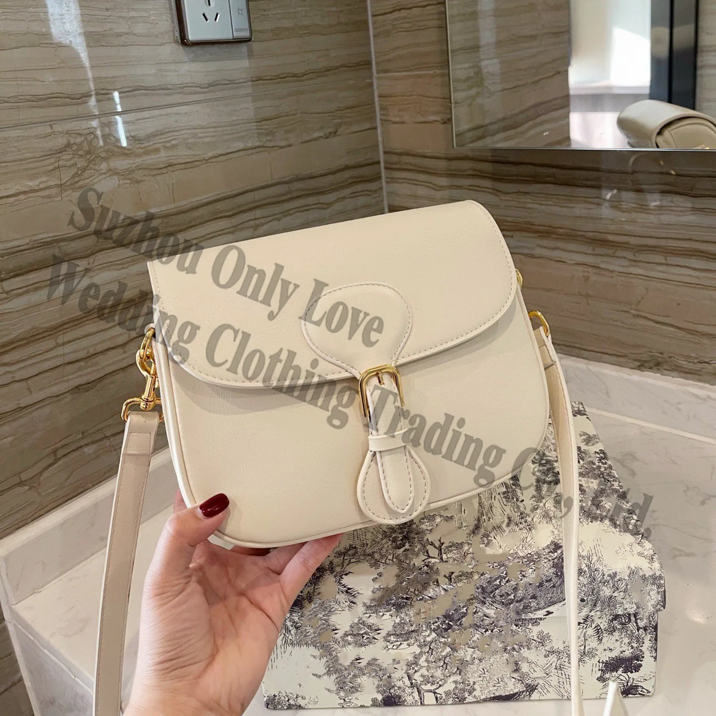 Beautiful lady Saddle bags cover white leather middle size shoulder bag cross body bag
Beautiful lady Saddle bags cover white leather middle size shoulder bag cross body bag