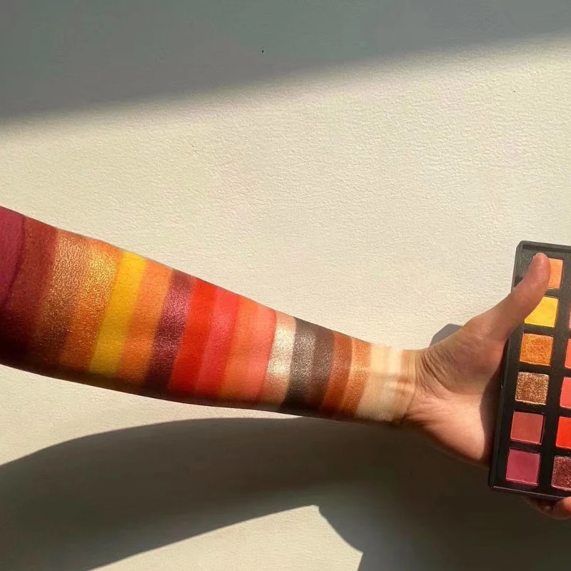 Newest no logo make up cheap price 18 color Magnetic Shimmer Private Label Eyeshadow Palette
Newest no logo make up cheap price 18 color Magnetic Shimmer Private Label Eyeshadow Palette