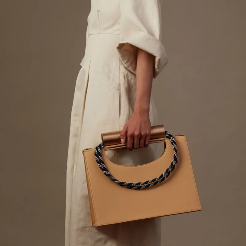 New Metal handle Bags Woman Bags luxury Brands Clutch Handbags for Women 2021
New Metal handle Bags Woman Bags luxury Brands Clutch Handbags for Women 2021