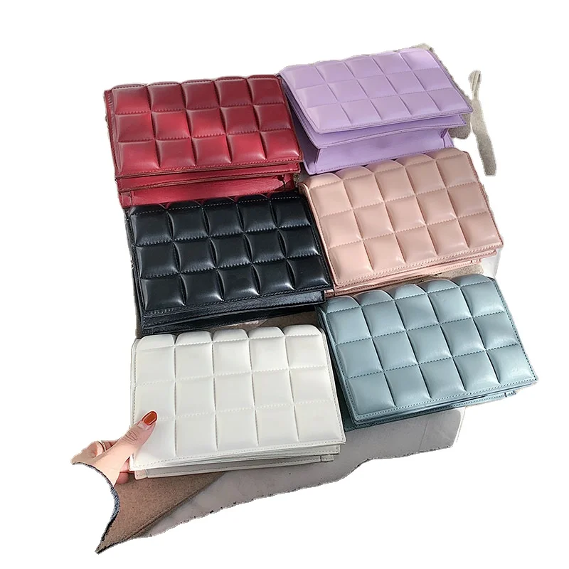 PU Fashion Women Quilted Pillow Shoulder Handbag Metal Chain Crossbody Purse For Ladies, Cutomised color
PU Fashion Women Quilted Pillow Shoulder Handbag Metal Chain Crossbody Purse For Ladies, Cutomised color