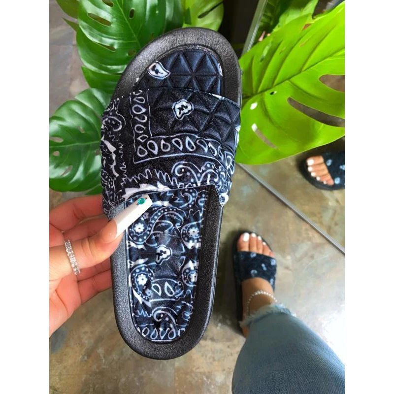 Fashion Lady Beach Slide Bandana Sandals Amazon New style Slippers Women flat sandals
Fashion Lady Beach Slide Bandana Sandals Amazon New style Slippers Women flat sandals
