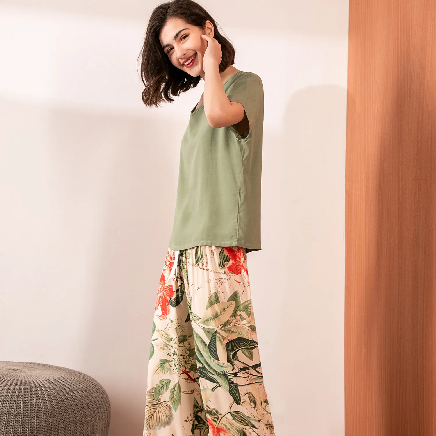 Summer new product comfortable cotton silk contrast color women's nightwear nightwear pajamassets women's sleepbottoms sleepwear
Summer new product comfortable cotton silk contrast color women's nightwear nightwear pajamassets women's sleepbottoms sleepwear