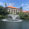 Floating water fountain construction