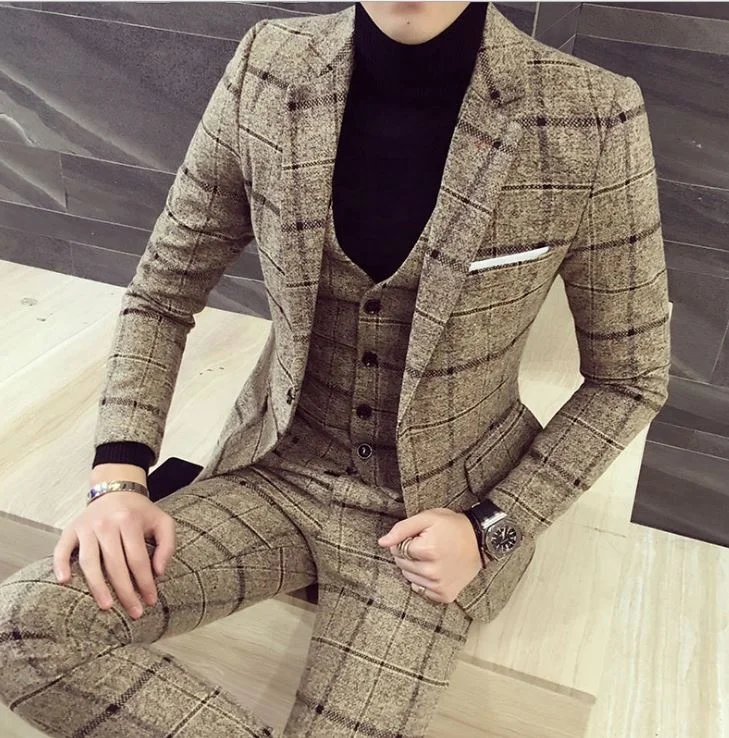 2021 Autumn Winter Top Designer Tuxedos Jacket Vest Pants Men Suits 3 Pieces Wedding Suit
2021 Autumn Winter Top Designer Tuxedos Jacket Vest Pants Men Suits 3 Pieces Wedding Suit