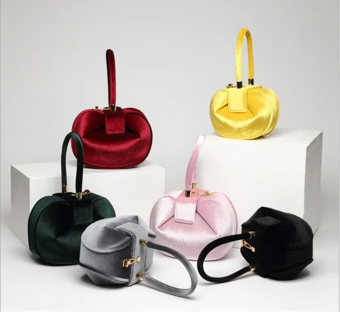 Customize European and American Fashion Dumplings Hand Bags Retro Ladies Purses Velvet Handbags
Customize European and American Fashion Dumplings Hand Bags Retro Ladies Purses Velvet Handbags