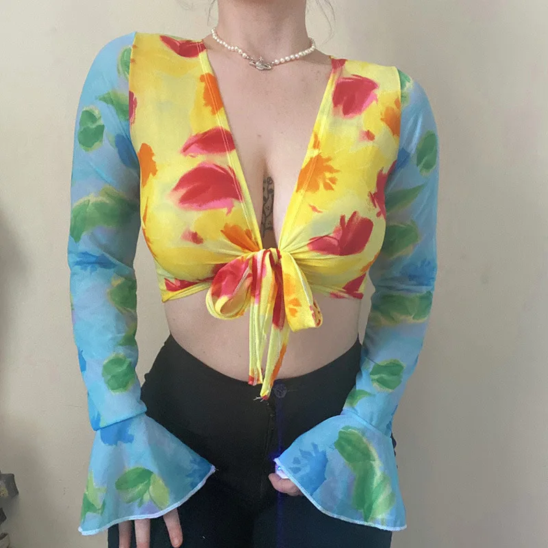 2021 new arrivals summer fashion floral printed women long sleeves sexy crop top
2021 new arrivals summer fashion floral printed women long sleeves sexy crop top