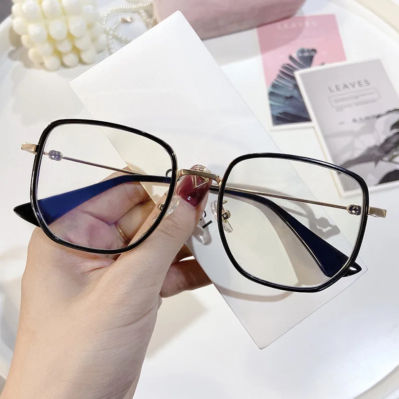 Hot 2021 new Eyeglasses Frames Good quality TR90 Anti blue glasses blue light blocking glasses for reading glasses
Hot 2021 new Eyeglasses Frames Good quality TR90 Anti blue glasses blue light blocking glasses for reading glasses