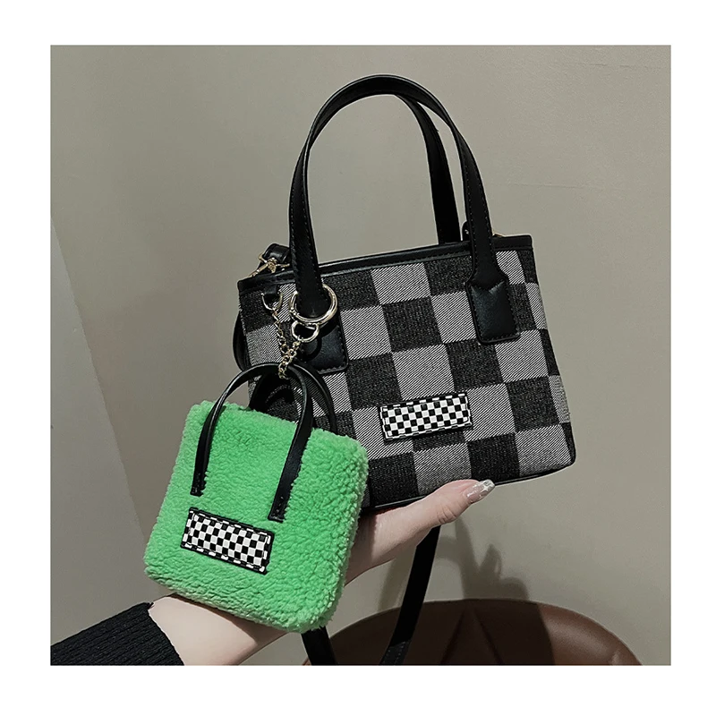 Canvas Designer Tote Bags With Mini Lambswool Purse 2021 Retro Checkerboard Shoulder Bag SetsLuxury Clutch Handbags for Women
Canvas Designer Tote Bags With Mini Lambswool Purse 2021 Retro Checkerboard Shoulder Bag SetsLuxury Clutch Handbags for Women