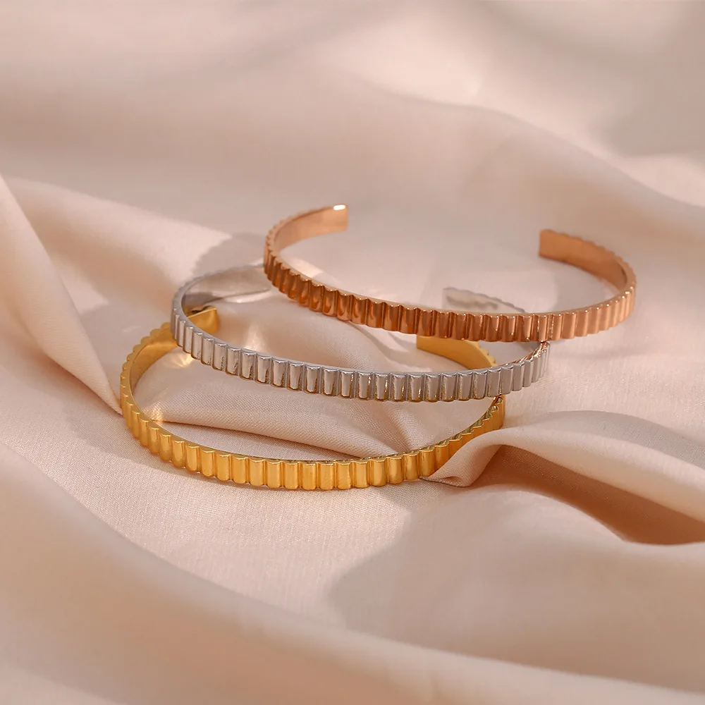 Luxury Vintage Stainless Steel Charm Cuff Bracelet Trendy PVD 18K Gold Plated Stainless Steel Fine Bracelet Bangle
Luxury Vintage Stainless Steel Charm Cuff Bracelet Trendy PVD 18K Gold Plated Stainless Steel Fine Bracelet Bangle
