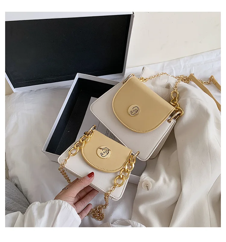 Newest design 2020 Fashion Hit color Crossbody bag Women handbags Mommy and me Purses sets 2 Size, As pic
Newest design 2020 Fashion Hit color Crossbody bag Women handbags Mommy and me Purses sets 2 Size, As pic