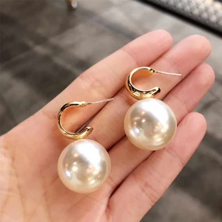New Fashion S925 Silver Needle Gold Hoop Earrings Pearl Charm Earrings for Women, Picture shows
New Fashion S925 Silver Needle Gold Hoop Earrings Pearl Charm Earrings for Women, Picture shows