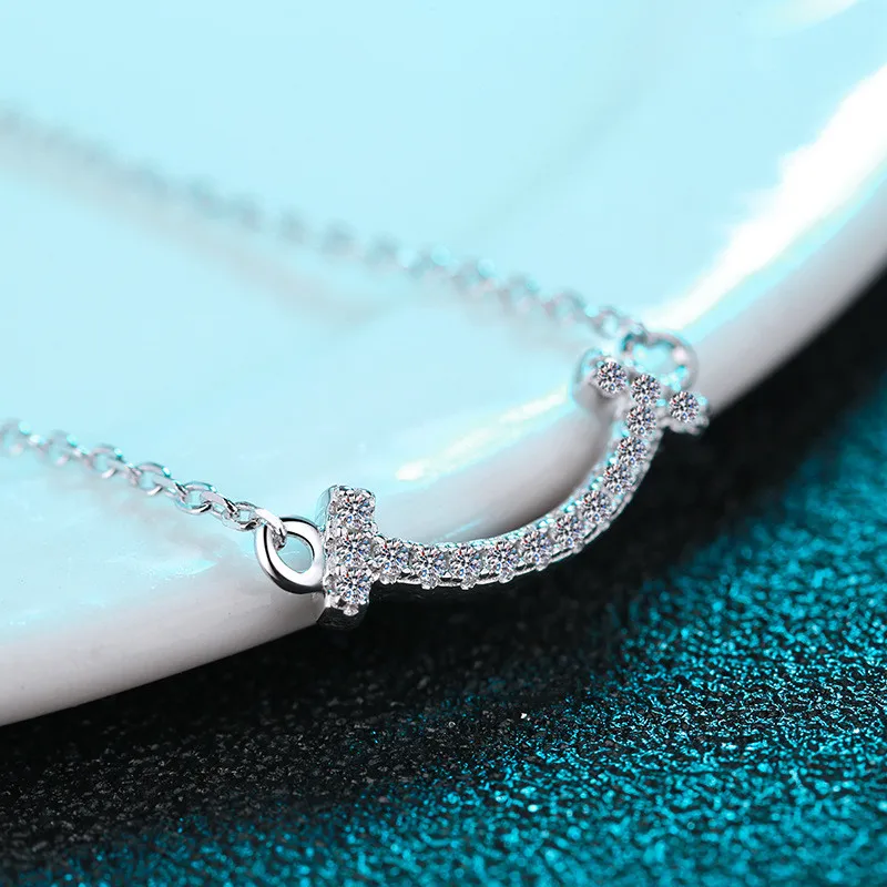 Silver 925 Original 0.1 Carat Brilliant Cut Diamond Test Past D Color Moissanite Smile Face Pendant Necklace Gemstone Jewelry
Silver 925 Original 0.1 Carat Brilliant Cut Diamond Test Past D Color Moissanite Smile Face Pendant Necklace Gemstone Jewelry