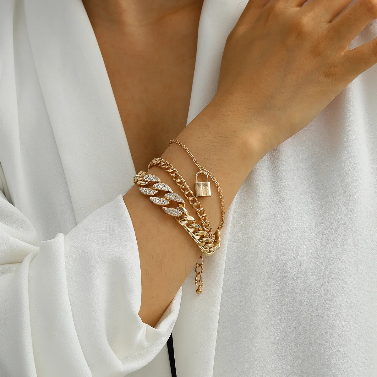 Fashion gold crystal chain locket bracelet set for women wholesale N2010192, Picture
Fashion gold crystal chain locket bracelet set for women wholesale N2010192, Picture