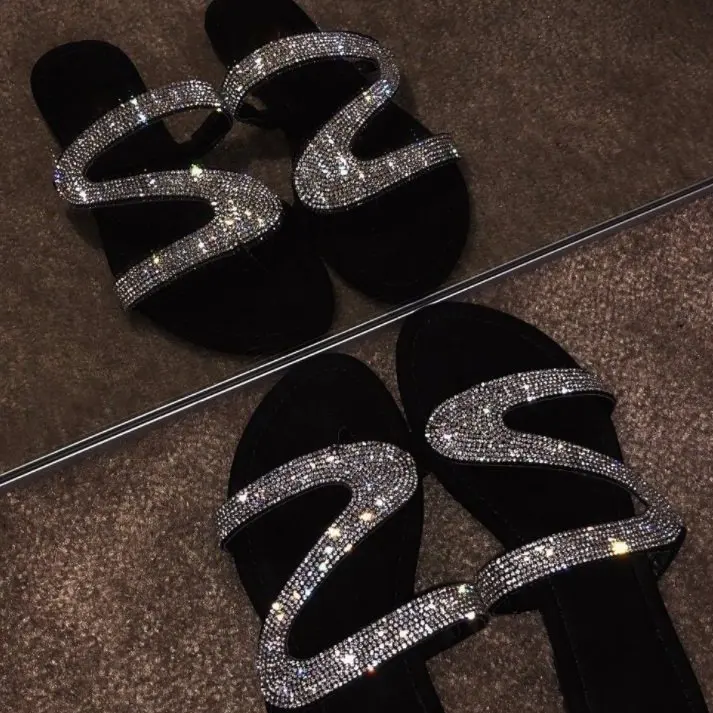 Summer 2020 Slippers Ladies Outdoor Glitter Crystal Sandal Unique H-Shape Party Beach PVC Slides Slippers and Sandals for Women, Colorful
Summer 2020 Slippers Ladies Outdoor Glitter Crystal Sandal Unique H-Shape Party Beach PVC Slides Slippers and Sandals for Women, Colorful