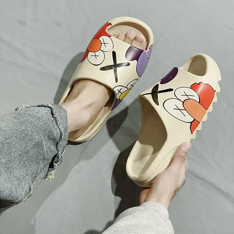 Slippers men's summer trendy non-slip slip-on slippers casual platform pressure shoe Sandals sandals outdoor wear resistant
Slippers men's summer trendy non-slip slip-on slippers casual platform pressure shoe Sandals sandals outdoor wear resistant