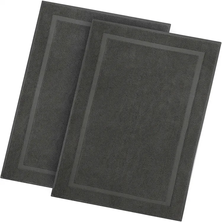 black bath mat 1_.jpg