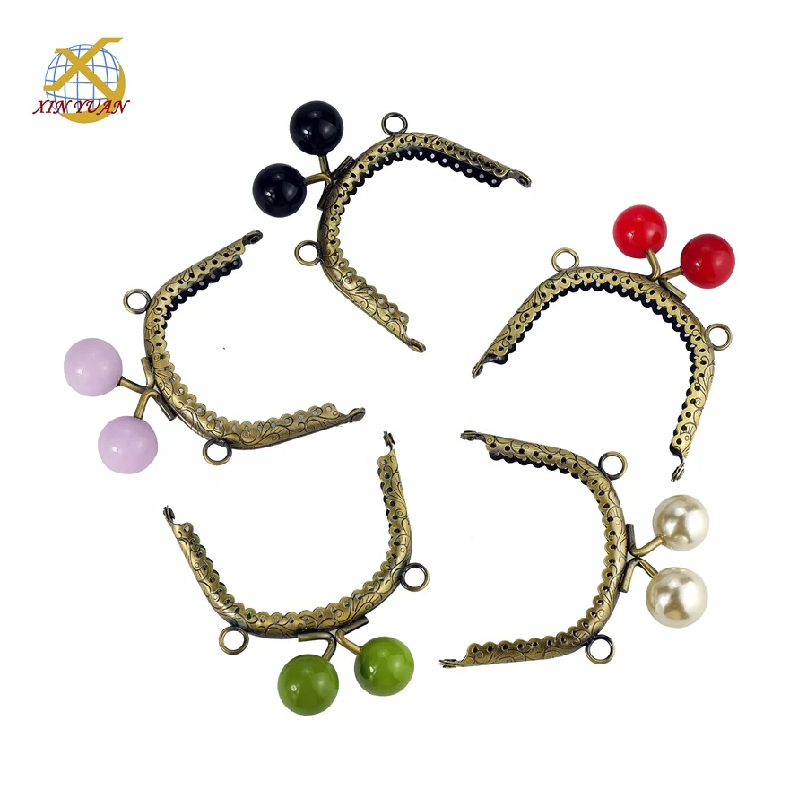 Wholesale A large number of inventory colorful mini coin purse frame with candy, Dark blue,pink,red,cyan,yellow,white,other
Wholesale A large number of inventory colorful mini coin purse frame with candy, Dark blue,pink,red,cyan,yellow,white,other