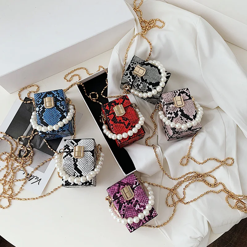 Ladies Mini Handbags Popular Chain Box Bags Snake Pattern Pearl Purses For Women
Ladies Mini Handbags Popular Chain Box Bags Snake Pattern Pearl Purses For Women