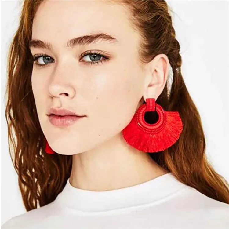 Bohemian Spring Women'S Cross-Border Fashion Accessories Exaggerated Earrings Tassel Geometric Earrings
Bohemian Spring Women'S Cross-Border Fashion Accessories Exaggerated Earrings Tassel Geometric Earrings