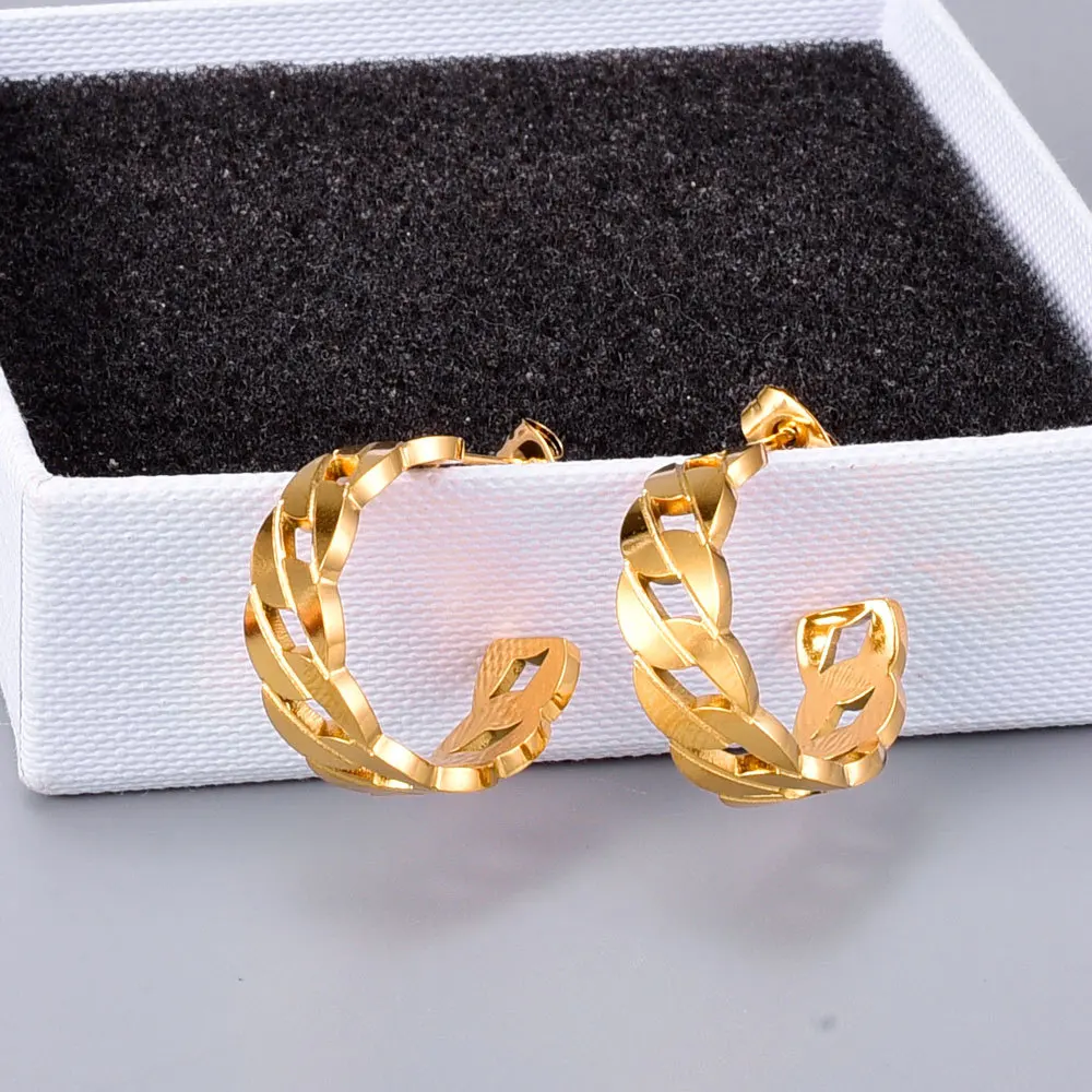 Wholesale European and American chains stainless steel plated 18K gold hollow earrings for women
Wholesale European and American chains stainless steel plated 18K gold hollow earrings for women