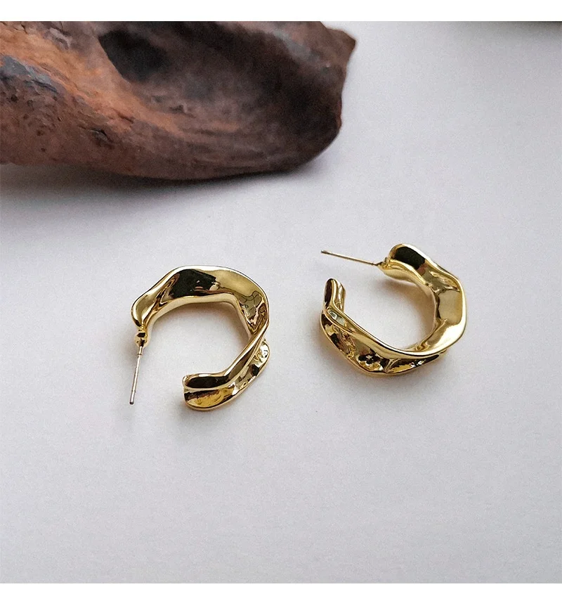 Vintage Chic Geometric Twisted C Shape Hoop Earrings 14K Gold Plated Irregular Hoop Earrings Women, Silver/gold plated
Vintage Chic Geometric Twisted C Shape Hoop Earrings 14K Gold Plated Irregular Hoop Earrings Women, Silver/gold plated