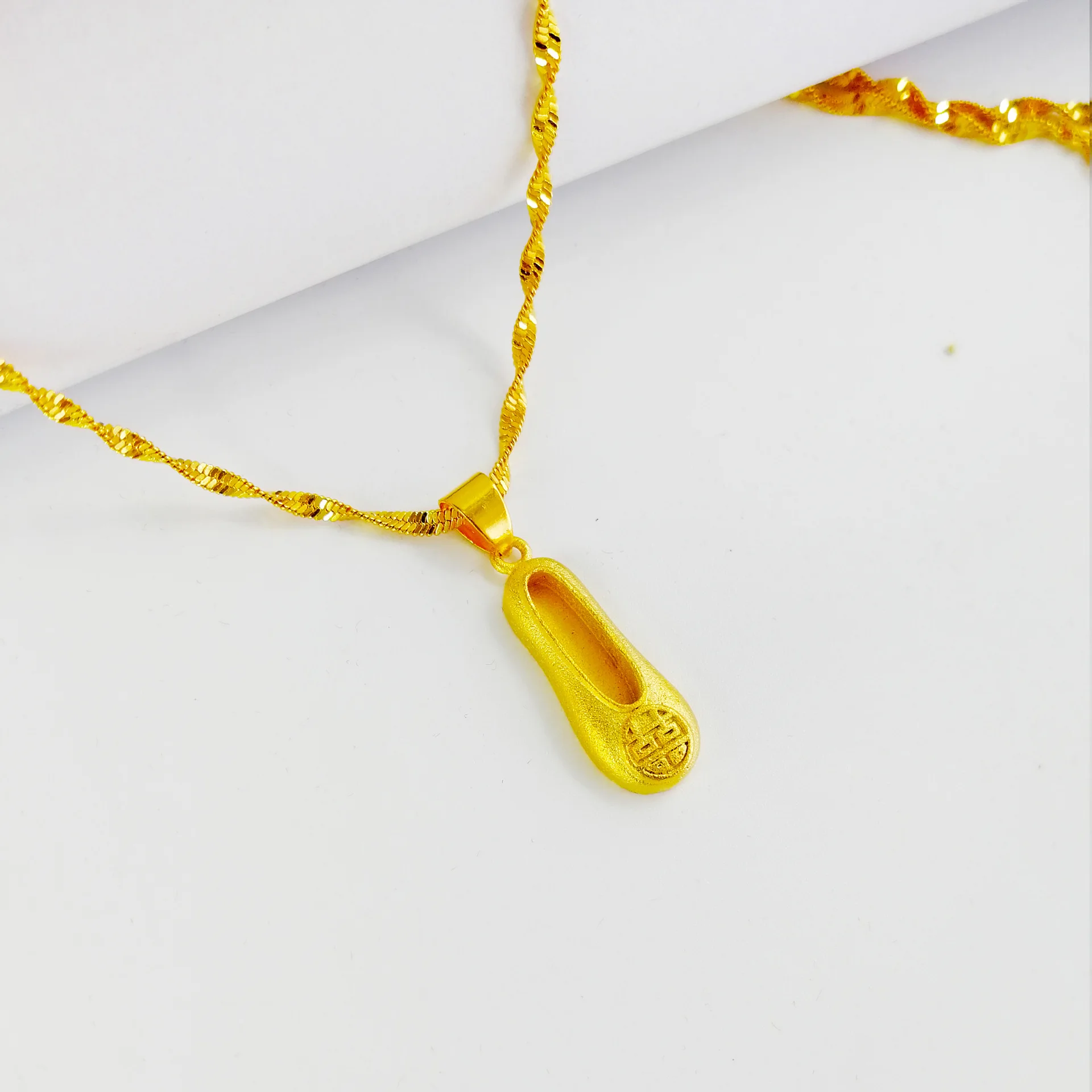 Classic 14K Gold Jewelry for Women Necklace Yellow Gold Chain Delicate Embroider Shoes Pendant Necklace Jewelry Birthday Gifts
Classic 14K Gold Jewelry for Women Necklace Yellow Gold Chain Delicate Embroider Shoes Pendant Necklace Jewelry Birthday Gifts