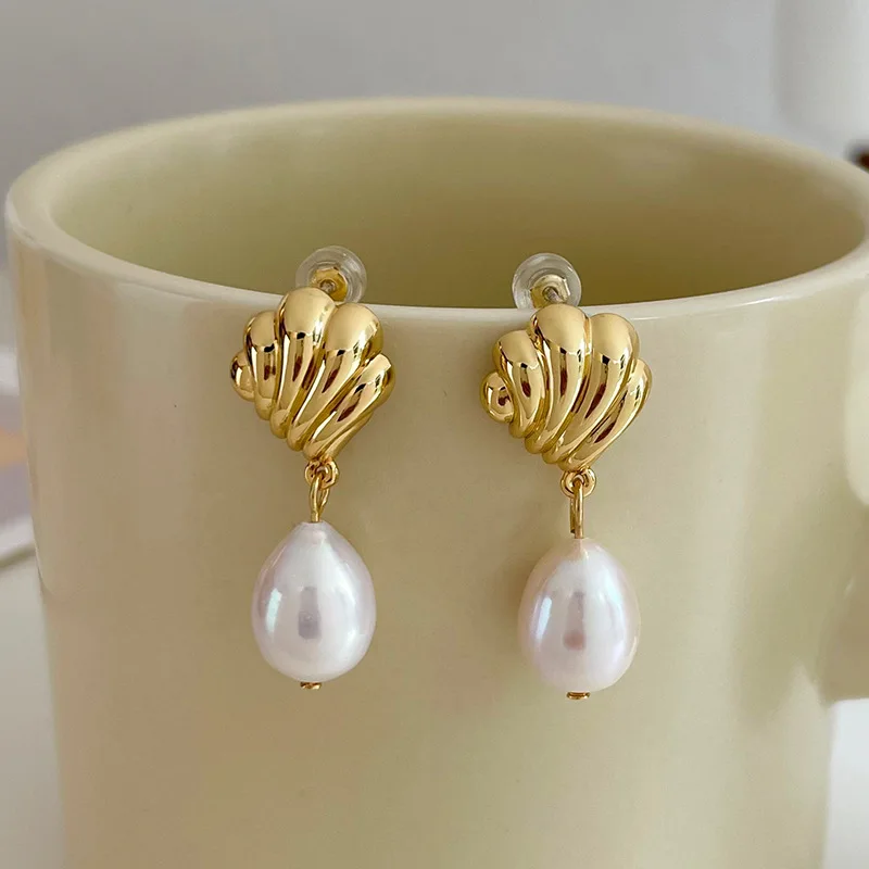 Original French Style Fashion Earring Brass Minimalist Holiday Earring Fresh Water Pearl Earring For Women
Original French Style Fashion Earring Brass Minimalist Holiday Earring Fresh Water Pearl Earring For Women