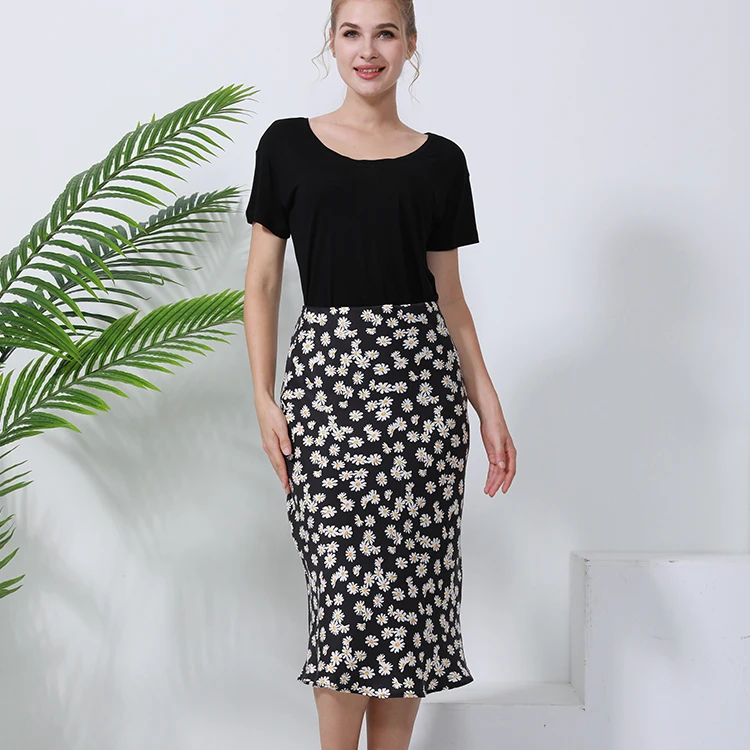 New 2021 Elegant Ladies Office Skirts Daisy print High Waisted Custom Plus size summer long women's satin silk skirt, Black
New 2021 Elegant Ladies Office Skirts Daisy print High Waisted Custom Plus size summer long women's satin silk skirt, Black