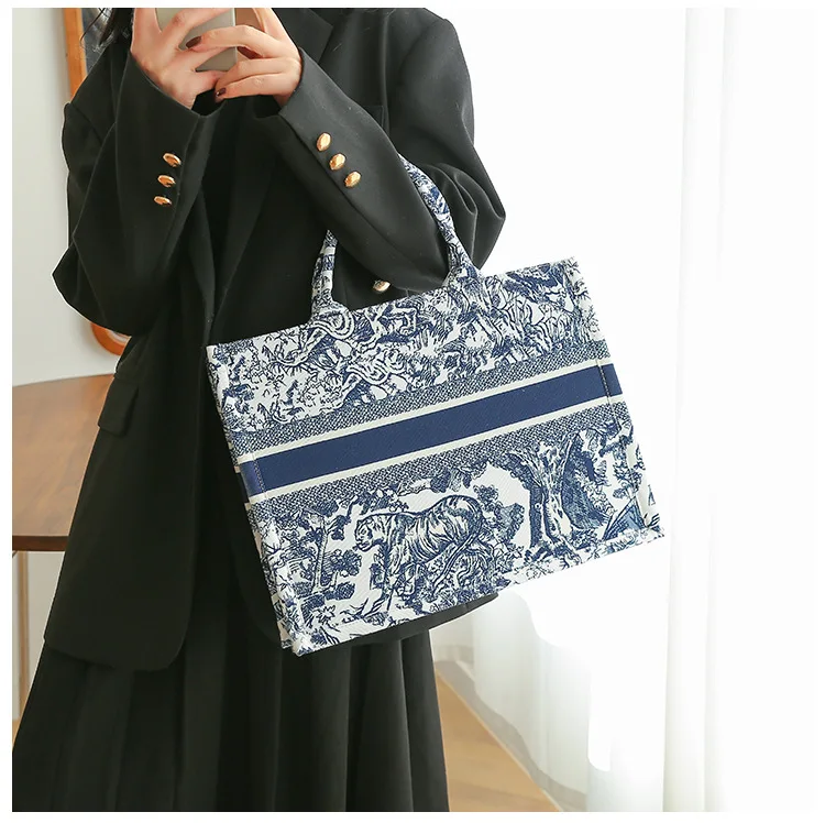 Tote bag for women new style jacquard embroidery fashion shoulder bag large capacity portable shopping canvas bag for women
Tote bag for women new style jacquard embroidery fashion shoulder bag large capacity portable shopping canvas bag for women